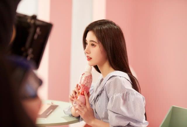 [天天观娱乐]鞠婧祎地位不保！日媒移情别恋，“四千年美女”称号易主