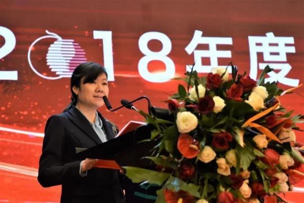 王莉|“院士风波”引关注，茅台史上首位女总工，27年如何炼成酿酒大师？