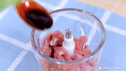 「超级宝妈」1岁了还没吃过这样的辅食?浪费了多少变聪明的机会!补铁又补钙