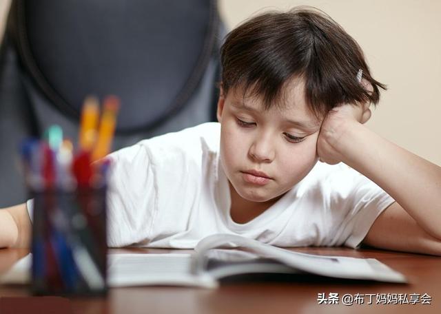 『超级宝妈』父母嫌8岁孩子不敢张口说英语，报班需谨慎，孩子天赋需要锻炼