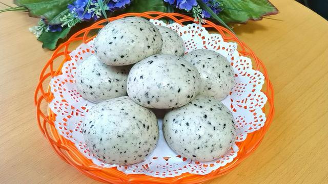 黑芝麻和面粉这样做，好吃营养还丰富，老少皆宜，制作还简单