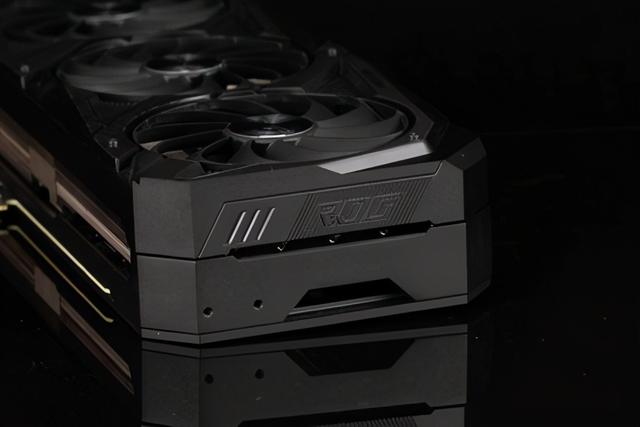 华硕ROG RTX 3070 O10G GAMING显卡图赏