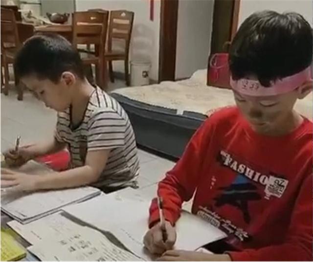 「超级宝妈」“硬核妈妈”火了，搞定儿子不爱写作业的困扰，网友：值得学习