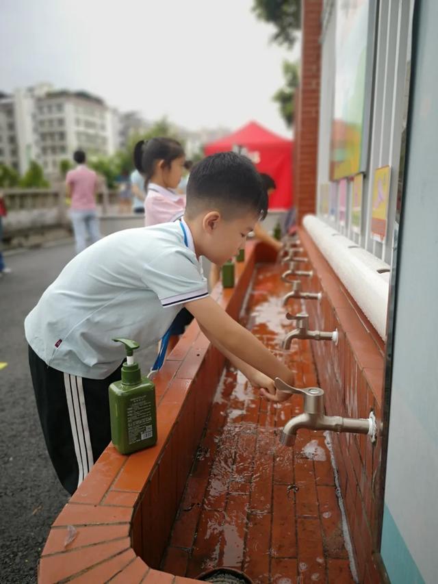 你的育儿经|最后一批萌娃回校啦！