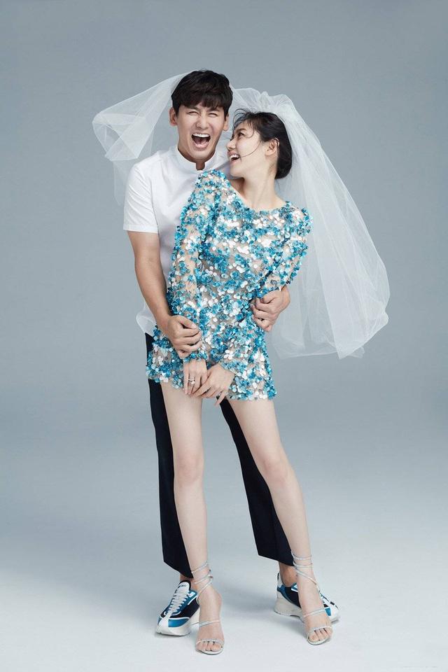 秋瓷炫晒近照，重拍绝美婚纱照，大秀笔直美腿，40岁宛如20岁少女|影视交流地