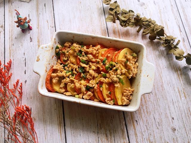 烤土豆味道太单调，搭配番茄和肉末，烤出来更够味