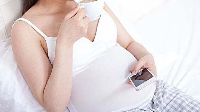 「你的育儿经」玩手机有辐射，孕期不能玩手机？比起手机孕妇更应该注意这些辐射