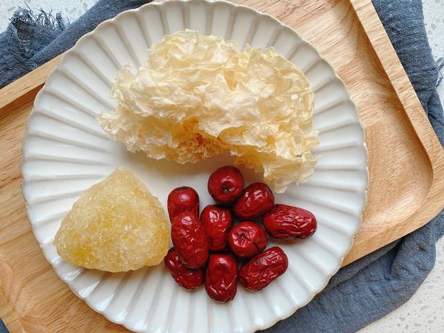 冬季要多吃南瓜，试试做成南瓜小圆子，3种口味，糯叽叽甜蜜蜜