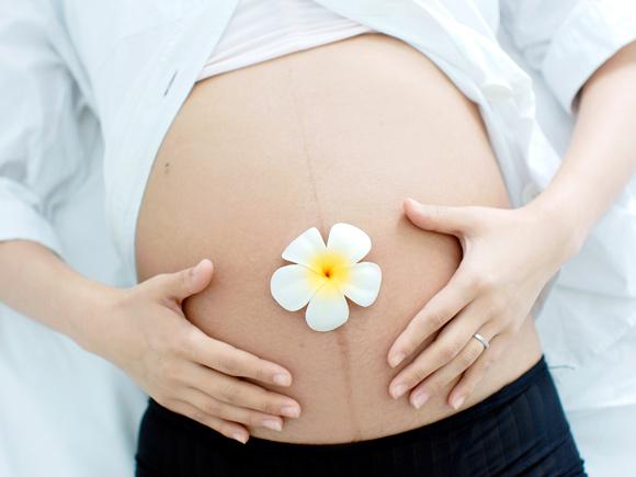 「超级宝妈」孕妇肚子上面的“黑线”是什么？别担心，原来是这样的