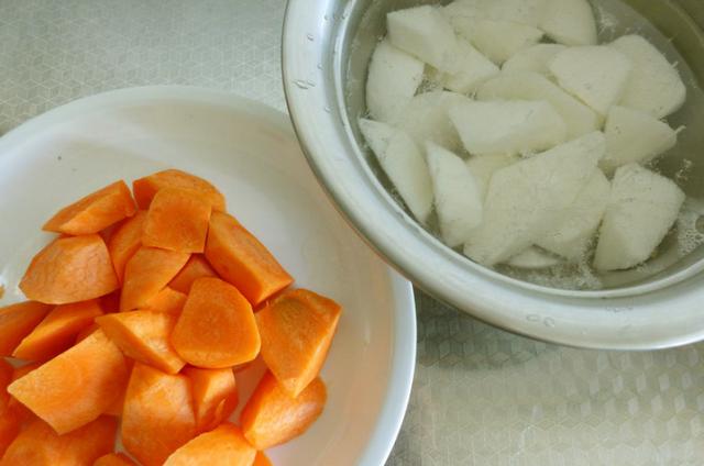 冬天一定要常吃这肉，连汤下肚鲜香御寒，手脚都不冰凉了