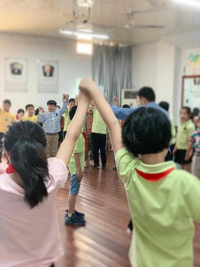 你的育儿经|小小游戏，让孩子们说出心中感受，这堂特殊的游戏课挺有意义