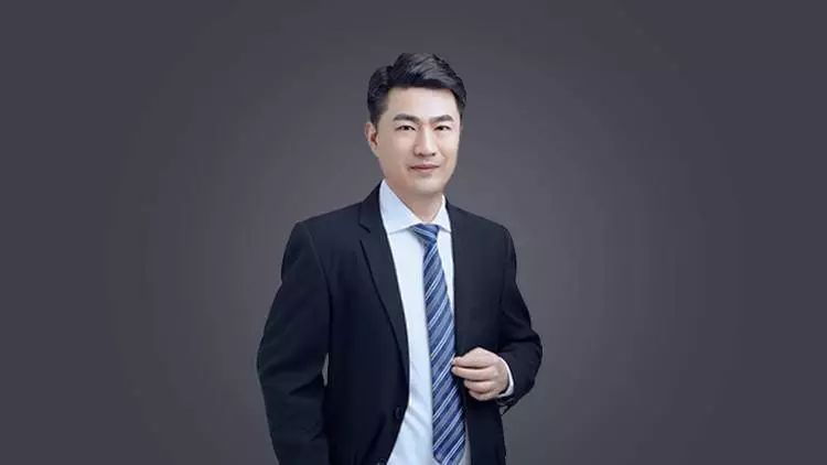 文字上的青年▲月入10万的真相戳痛无数人:恕我直言,赚钱真的不是靠拼命