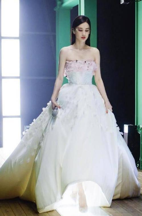 fun娱乐|杨子真是偏爱黄圣依，旗下艺人个个都跟黄圣依同一张脸