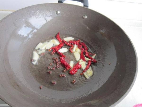 「你的育儿经」春季千万不要错过这菜，营养美味，孩子常吃头脑聪明还能长高个