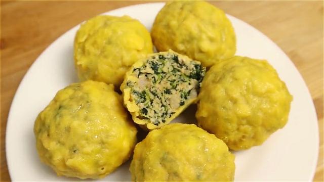 入冬了，我们家迷上吃这个，不和面不揉面，皮薄馅大，营养又美味