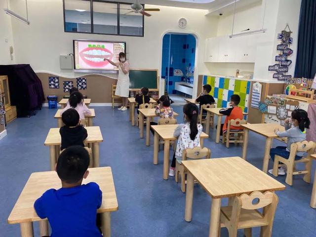 超级宝妈▲宁波幼儿园萌娃们开学啦！独自入园、测温、一米距…开心有序！