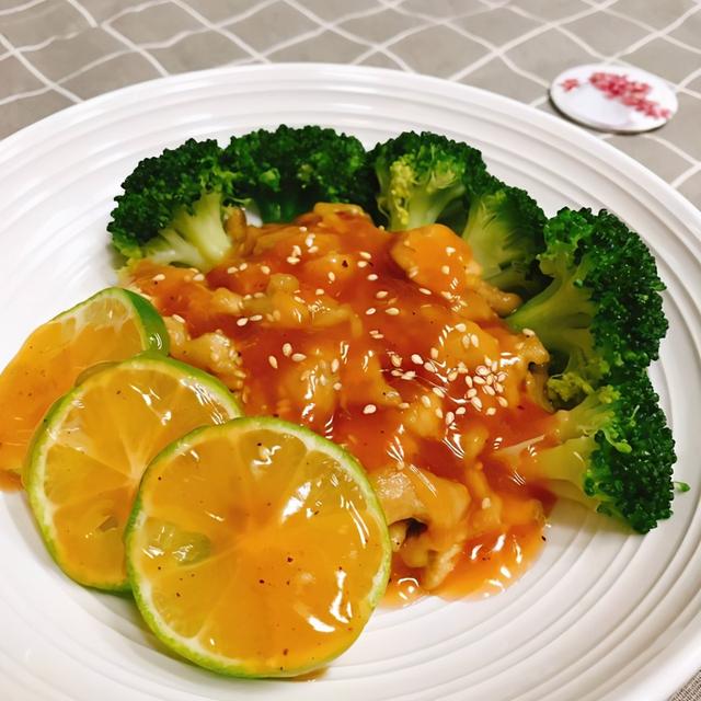 教你营养美味的芝香柠檬鸡，家里人连吃三天都不腻，一大盘不够吃