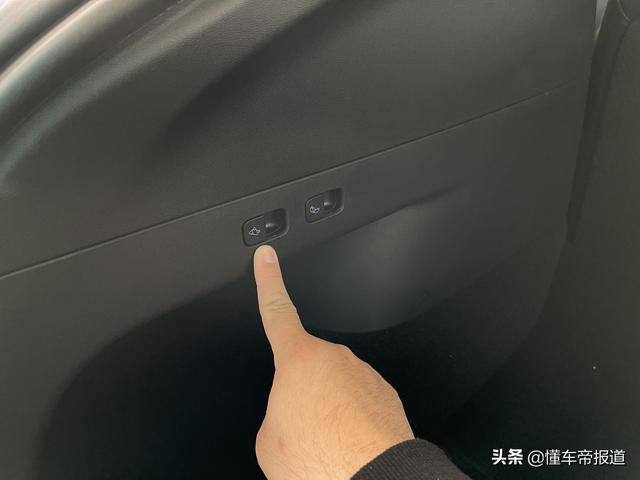 新车｜充足空间和澎湃动力选谁？体验特斯拉MODEL Y/3