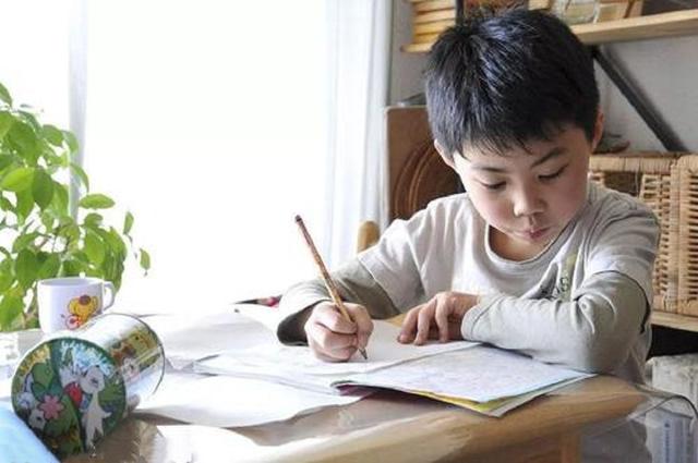 「超级宝妈」影响孩子学习的六个坏习惯，家长们要及时发现，并纠正