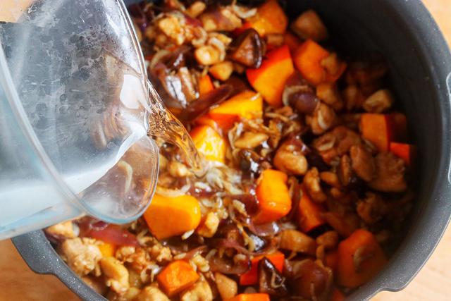 一个电饭锅解决晚饭，懒人福音一锅出，香糯清甜做法简单，太香了