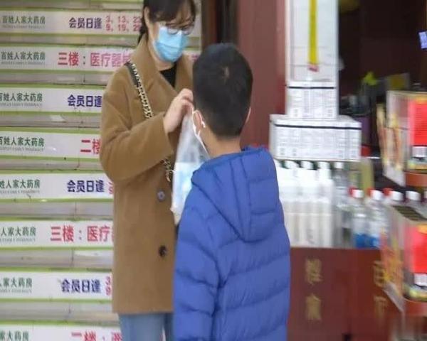 光明网■儿童口罩需求提高 部分药店加大采购力度
