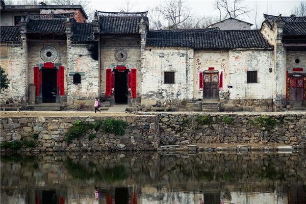 【趣旅游】河南最“低调”百年古村,家家都住古建筑里,距信阳1.5小时车程