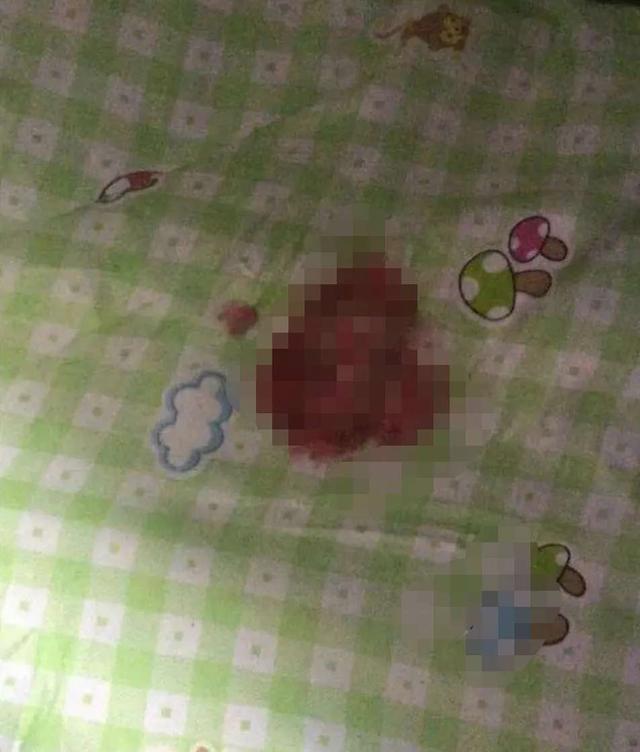 【超级宝妈】妈妈未断奶后续：你的孩子解锁了“趴睡”，她的孩子窒息而死