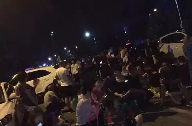 『暖先生格调』今年中考，哈市家长深夜排队的火爆一幕将不再上演！