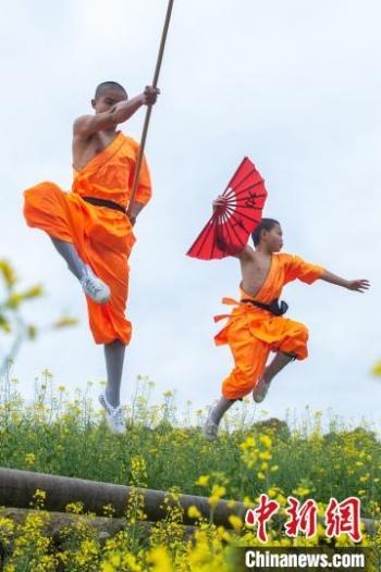 福建莆田南少林武僧“花中禅武”