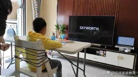 「你的育儿经」家长与熊孩子激战的一天，再不开学，你还能撑多久——