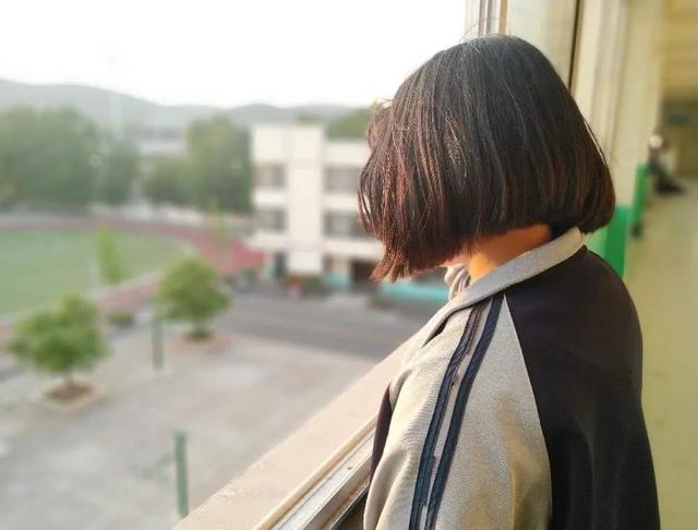 「你的育儿经」“你要让着他，他是你弟弟”妈妈的惯口，让5岁女儿陷入抑郁