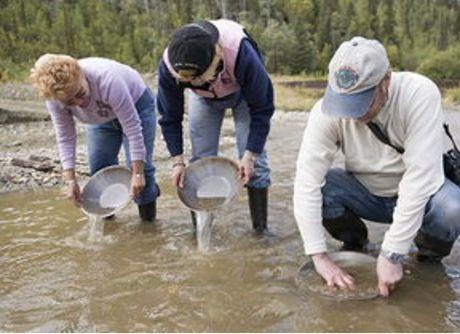 「世界那么大」世界最“土豪”的河,整条河都是黄金,游客只能带走黄金其他不行