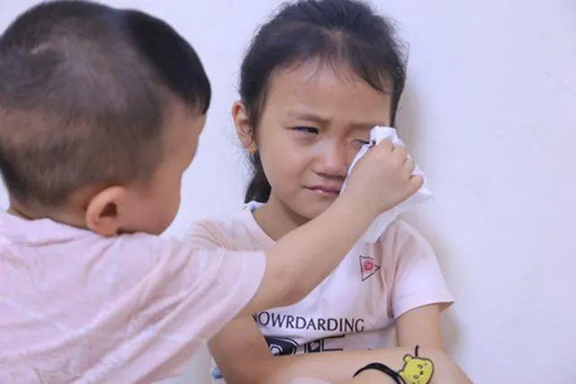 「你的育儿经」“生完二胎,你后悔过吗?”二胎妈妈吐槽,句句都发自肺腑