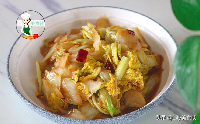 醋溜白菜怎么做才好吃？掌握好这2步骤，酸辣爽脆又开胃，真下饭