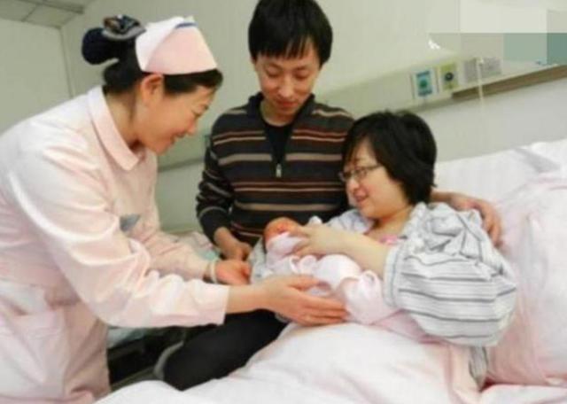「你的育儿经」“我特羡慕你”，同住一个病房，穷孕妇和富孕妇的待遇，惹人唏嘘