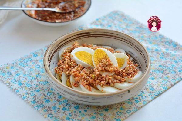 凉拌酸辣蒜香鸡蛋的懒人做法一样美味