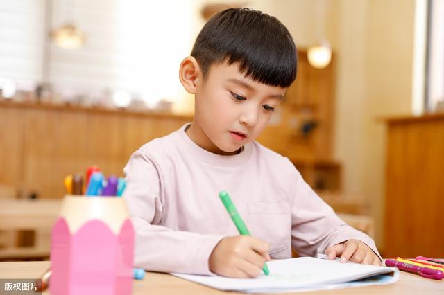 超级宝妈■孩子有这三种表现的时候，家长要重视，很可能是一枚学霸