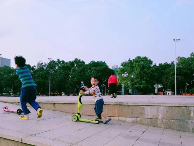 你的育儿经▲冬天孩子易感冒，常吃这款辅食，润肺止咳，宝宝少感冒，雪梨蒸糕