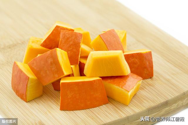 「超级宝妈」产后贫血胃口差，推荐产后补血的十种＂零食＂，轻松补血没负担