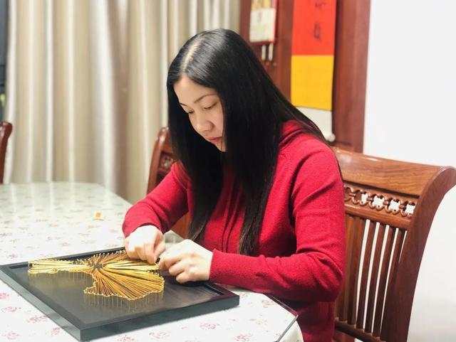 #上观新闻#女儿幼儿园的作业，误打误撞让妈妈变身手工达人