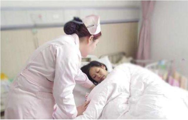 你的育儿经▲“最强悍产妇”火了，生完孩子直接走回病房，医师：可别大意