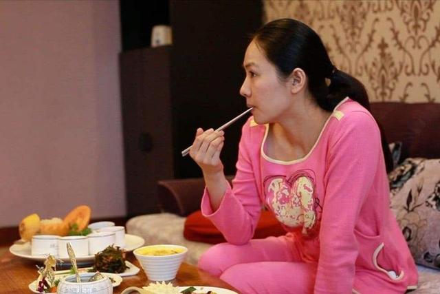 「你的育儿经」俗话说“月子仇，记到头”，这份“有毒”的月子餐，毁了一家人