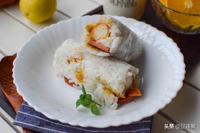 早餐主食别老是包子馒头，卷个饭团当早餐，孩子吃得可香了