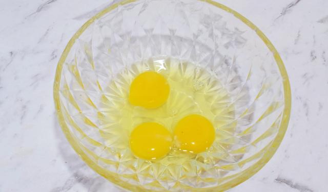 想吃薄脆的饼干不用去面包店买了，自己在家做，简单方便