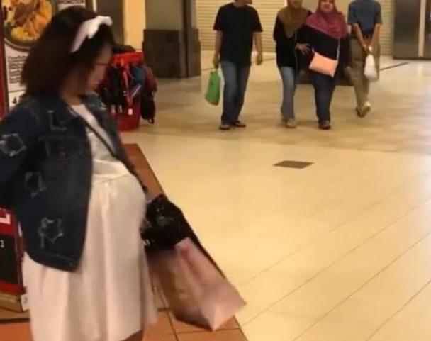 超级宝妈▲新生儿却是＂花脸娃娃＂，宝妈悔恨直掉泪，医生：看你还嘴馋不！