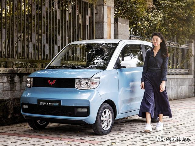特斯拉没火，不足3万的宏光MINI EV却火了，说明了什么？