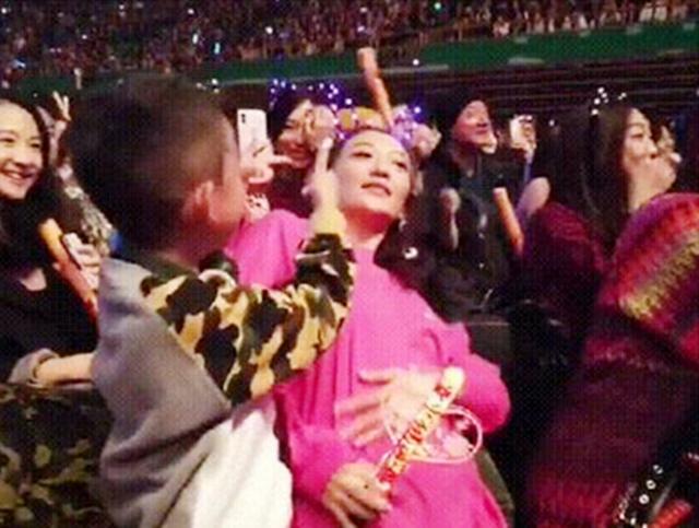 陈小春二胎取名Hoho，称jasper不适应哥哥角色，医院家里两地跑|fun娱乐