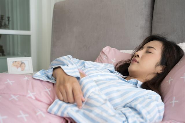 你的育儿经：孕中晚期，孕妇睡姿很重要，这个睡姿对胎宝宝好，孕妈提前知