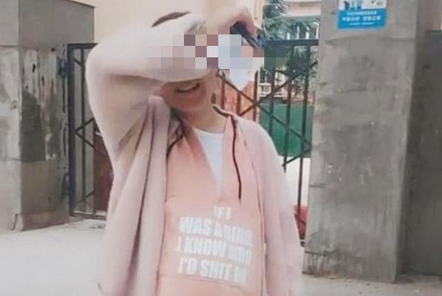 「你的育儿经」孕妇出门取快递迟迟没回家，丈夫疑惑出门寻找，看到妻子鼻尖一酸
