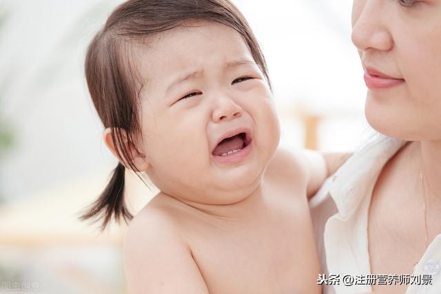 为何宝宝吃母乳没事，吃奶粉就过敏？营养师：调整这一点很关键